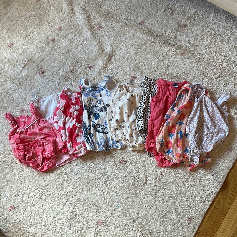 Baby Girl 3-6 month Bundle summer clothes Carter’s and Old Navy